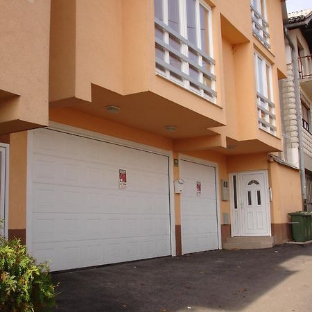Apartments Kira ซาราเยโว ภายนอก รูปภาพ