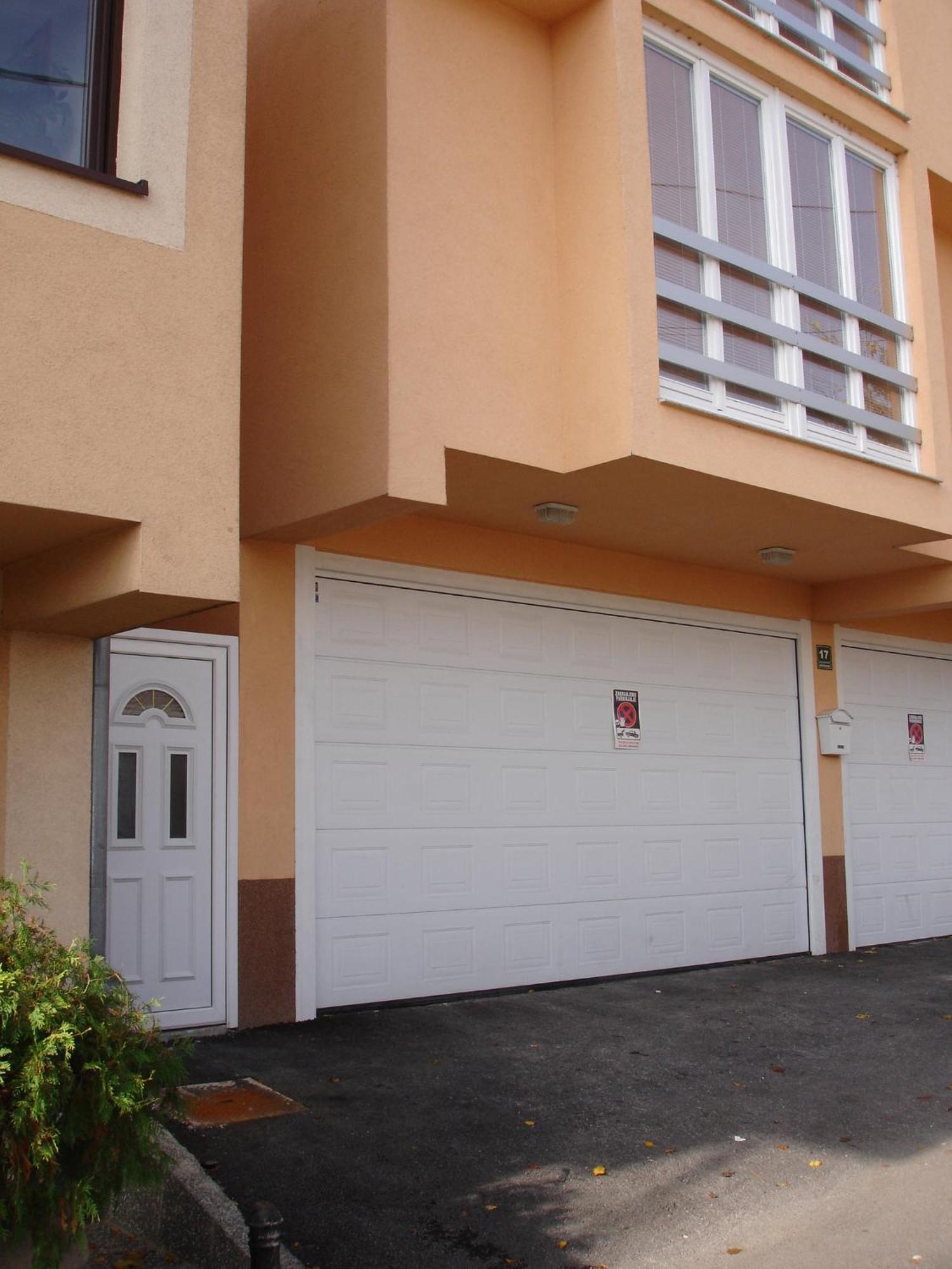 Apartments Kira ซาราเยโว ภายนอก รูปภาพ