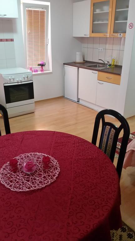 Apartments Kira ซาราเยโว ภายนอก รูปภาพ
